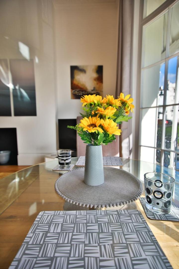 הייסטינגס 40B Wellington Suites מראה חיצוני תמונה